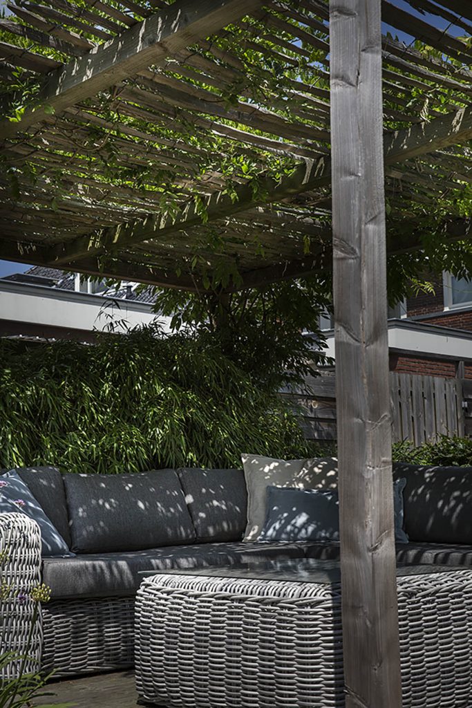 Projecten 22 Verdi Tuinen heeft gezorgd voor zowel het ontwerp als de aanleg van deze luxe tuin in Zeist.