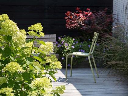 Meubels voor de perfecte tuin: Maak van je buitenruimte een oase van comfort en stijl