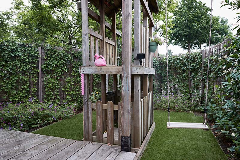 Een speelhuis in de tuin 1 Een speelhuis in de tuin